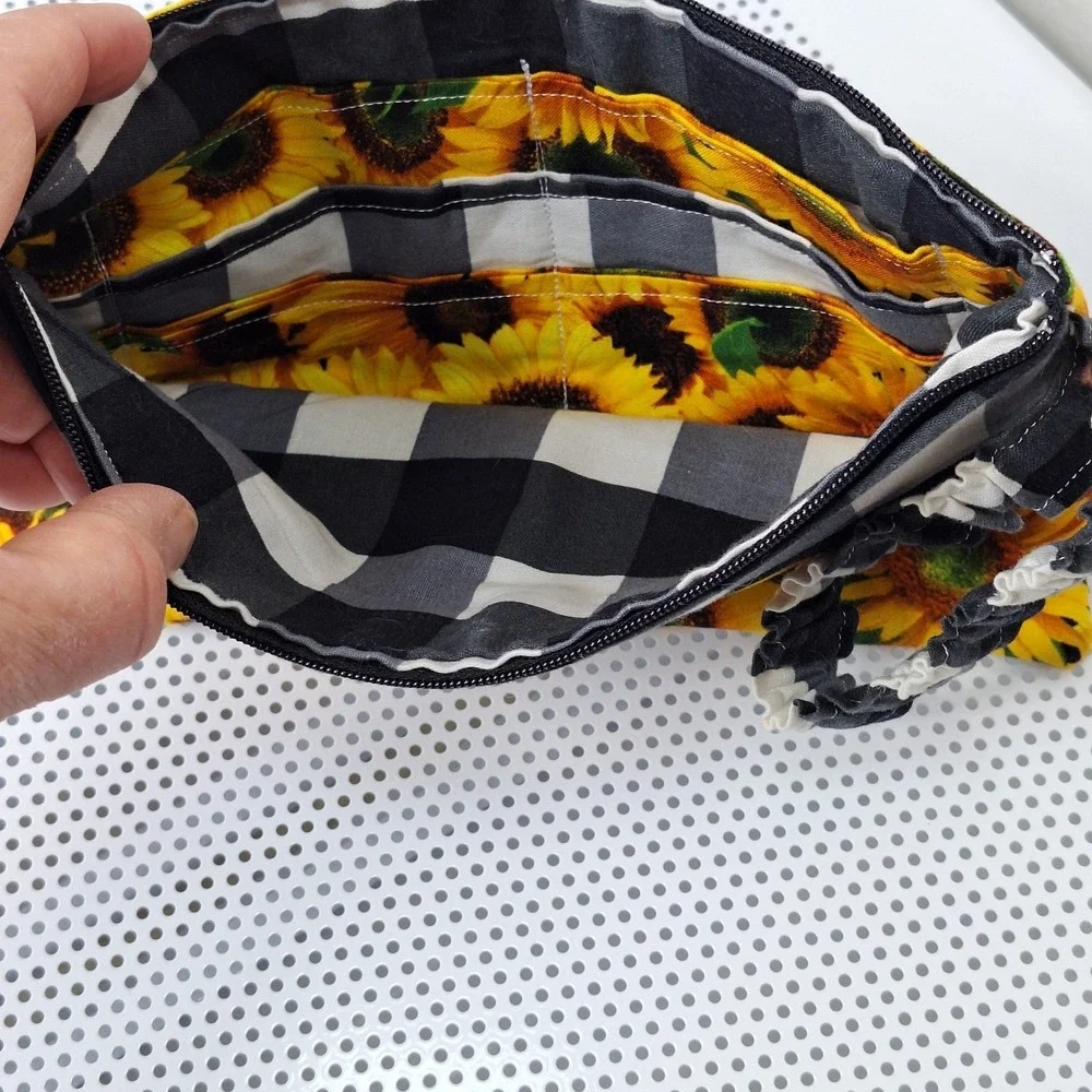 NeeJee Wear Handmade Wristlet Clutch Makeup Bag Sunflower Check Zipper Card Slot